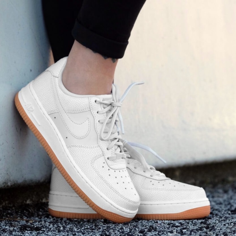 Nike Air Force 1 ‘07 Seasonal Sneakers - Picture 14 of 16